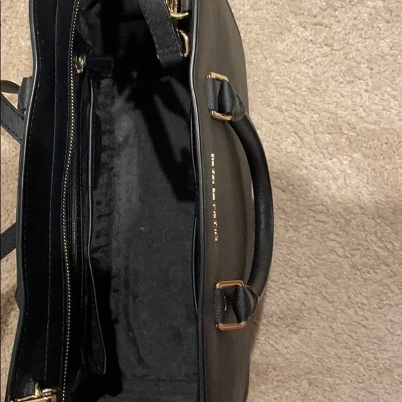 🏷️ FINAL SALE • [Michael Kors] Black Selma Satchel - Picture 7 of 11